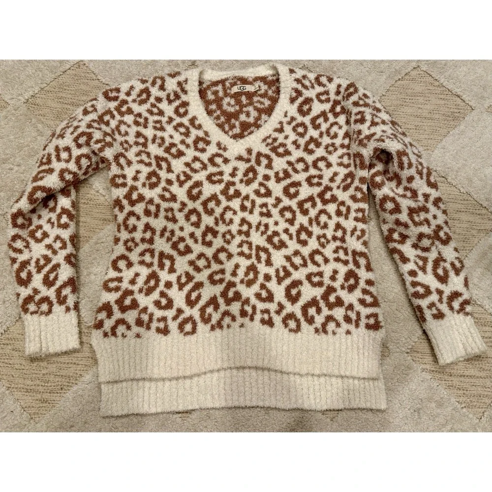 UGG Cecilia Natural Leopard Blush Animal Print Ivory V-Neck Plush Soft Sweater S - Picture 3 of 8